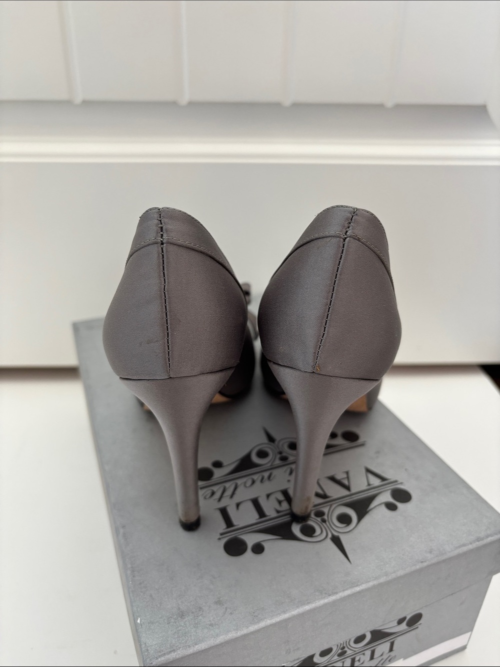 Vaneli Di Notte Pewter Satin Pumps Heels Rhinestone Evening Formal Women Size 7 - Picture 10 of 12